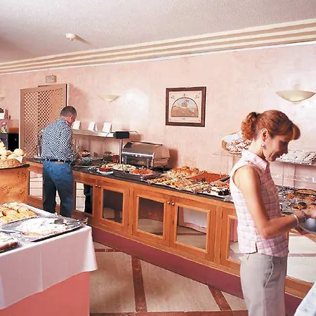 Hotel Artiem Capri 4*
