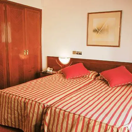 Artiem Capri Port-Mahon