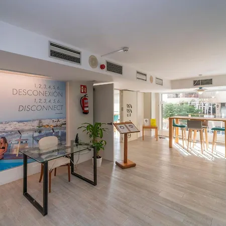 Ξενοδοχείο Artiem Capri 4*