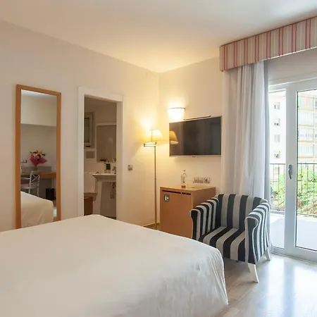 Hotel Artiem Capri 4*